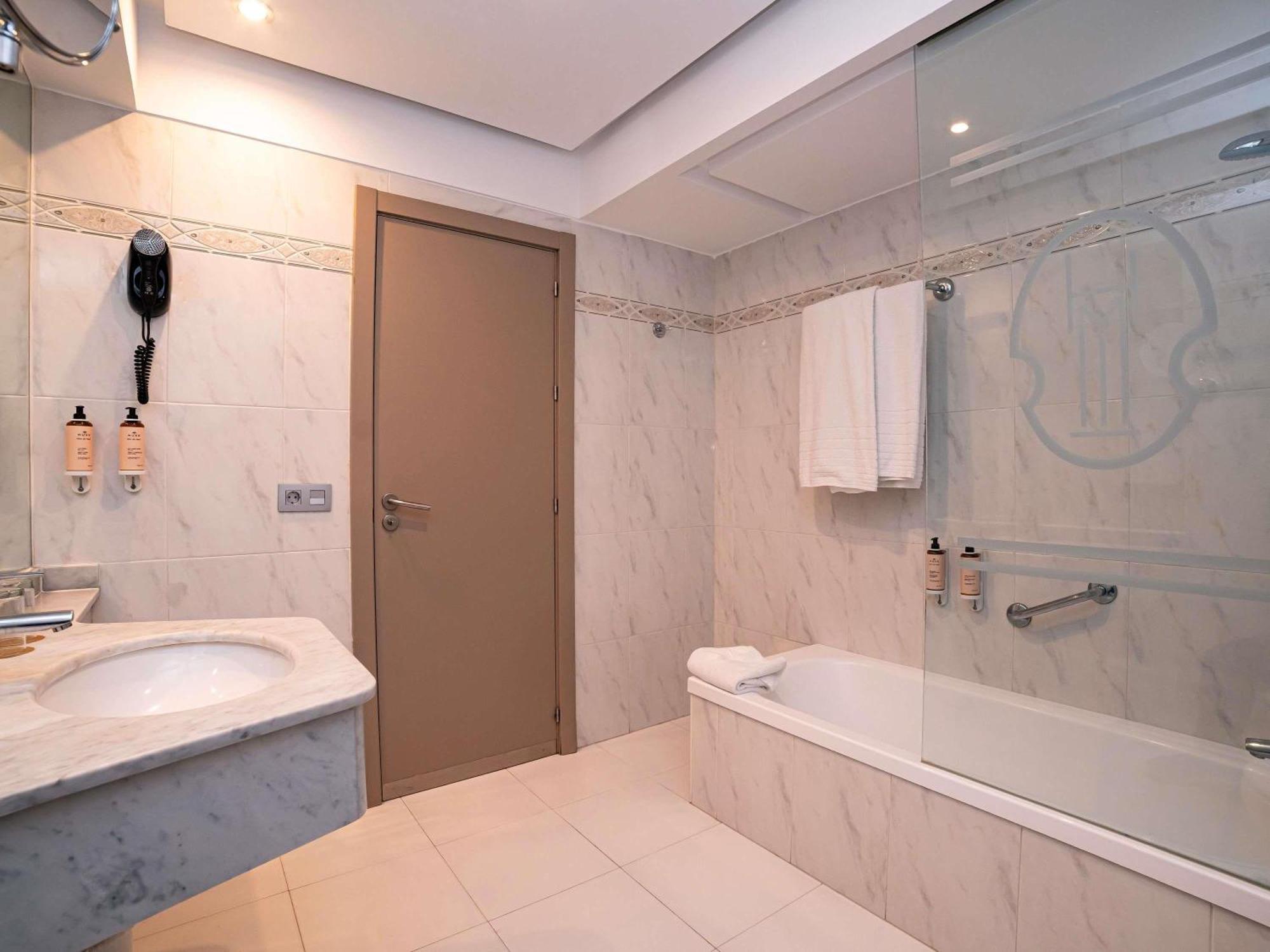 Standard Twin Room Sea View